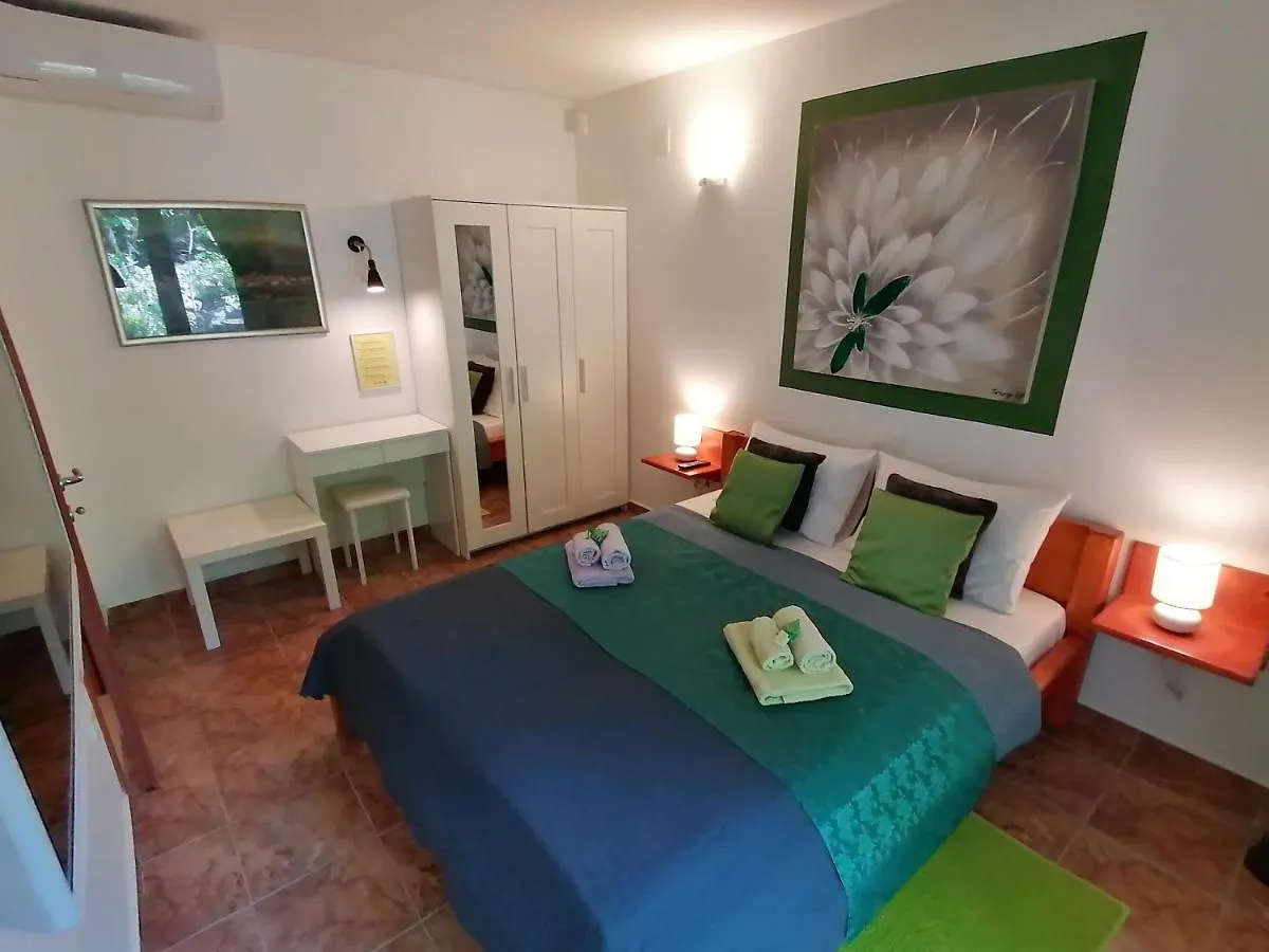 The Forest House Krk 1 Apartment Kras